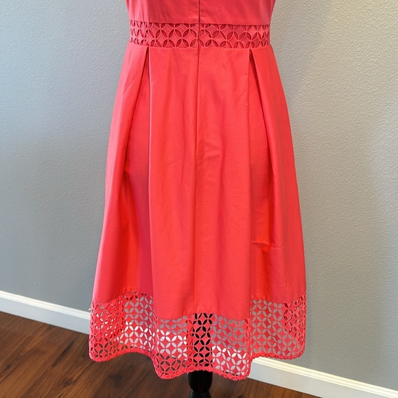 Calvin Klein Illusion Lace Net Coral Dress. Size: 2 - Picture 7 of 12